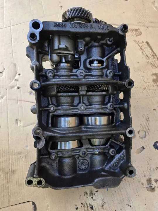 Pompe à huile OEM 03G103537B pour Audi A4 B7 2.0 TDI image 6