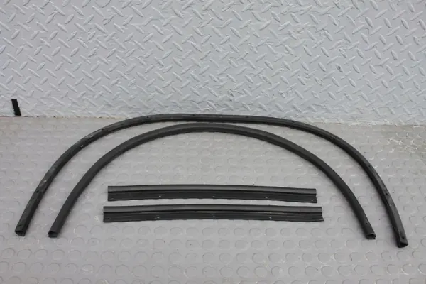 Joint de Capot OEM USZCZELKI-J12 pour Nissan Qashqai III image 2