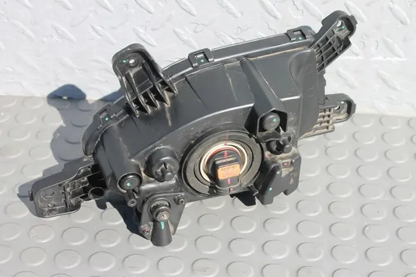 Farol de neblina dianteiro esquerdo Hyundai Kona I 17-23 OEM image 3