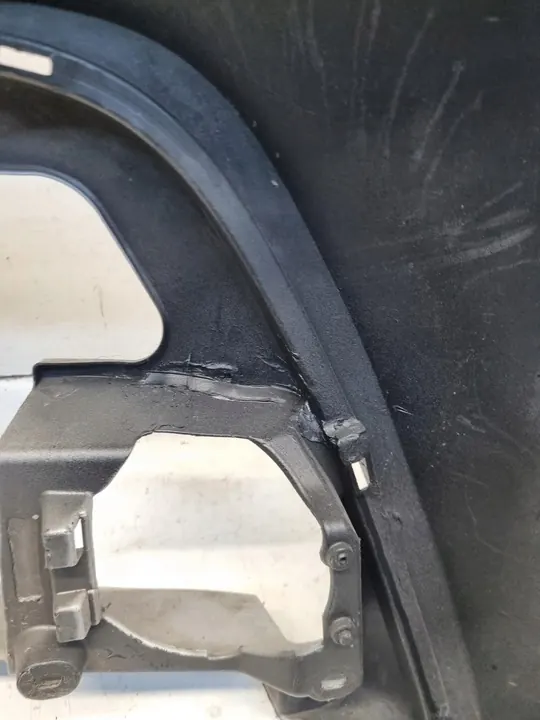 Paraurti anteriore Toyota Prius image 10