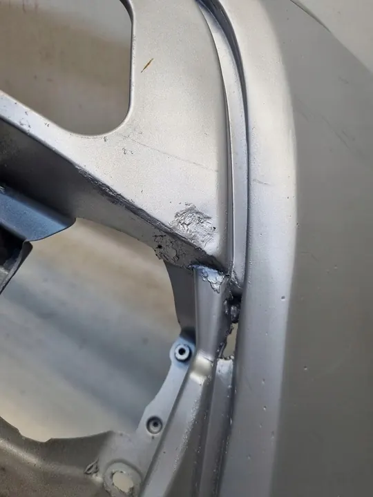 Paraurti anteriore Toyota Prius image 4