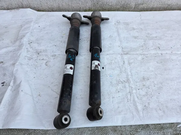 Amortiguador Trasero OEM 55300-G4ab0 para Hyundai i30 III image 2