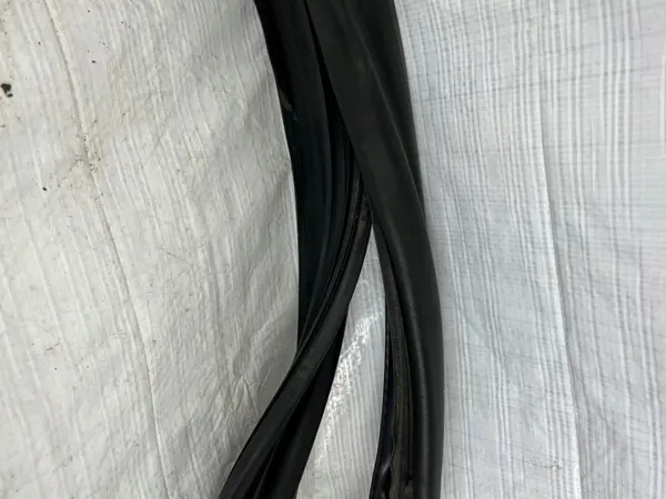 Joint de Porte Gauche Porsche 99102547500 - Occasion OEM image 4