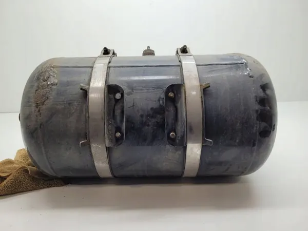 MAN TGX Lufttank OEM 81514010241 - Begagnad image 4