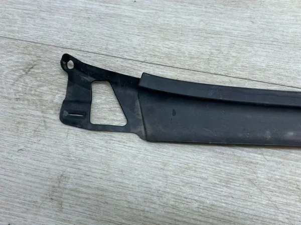 Porsche OE 97050471100 Spatbordvoering - Gebruikt image 3