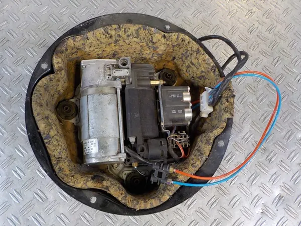 Pompe compresseur suspension BMW OEM 4430200111 image 2