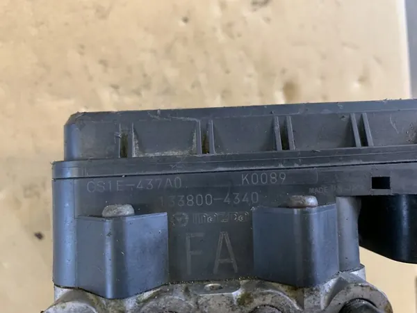 Bomba de control ABS Mazda GS1E-437A0 image 4