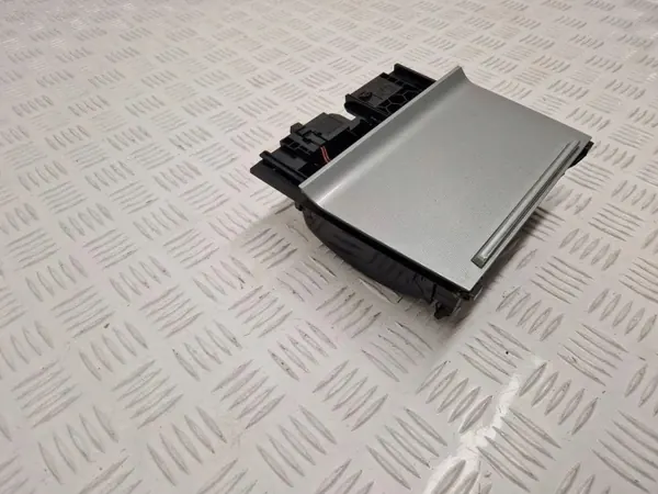 Cendrier Compartiment OEM 5E1863077 Skoda Octavia III image 5