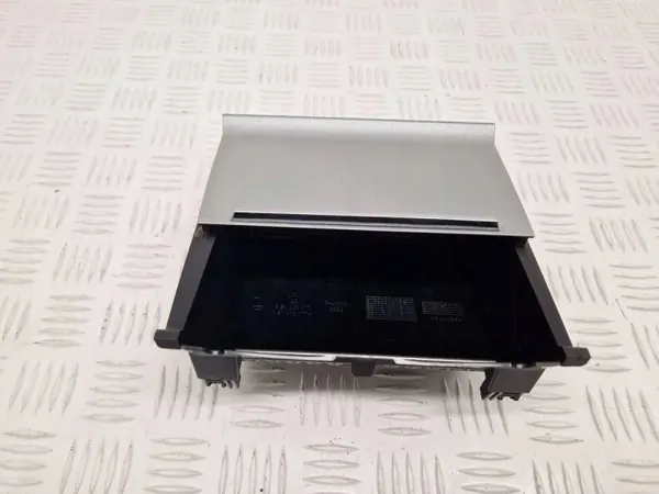 Cendrier Compartiment OEM 5E1863077 Skoda Octavia III image 6