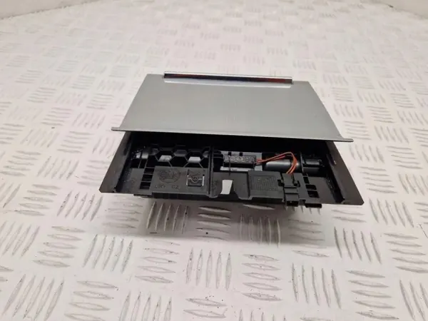 Cendrier Compartiment OEM 5E1863077 Skoda Octavia III image 7
