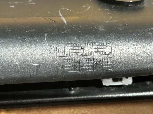 BMW X5 G05 Oikea Lokasuoja Ilmakanava OEM 51137418178 image 6