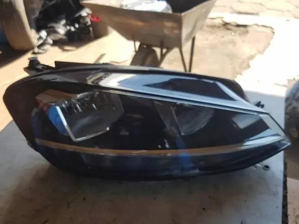 Farol Dianteiro Direito VW Golf VII image 2