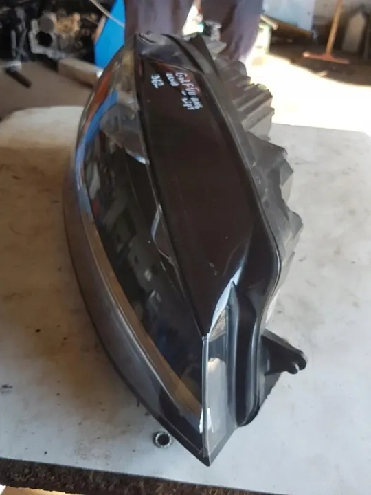 Farol Dianteiro Direito VW Golf VII image 4