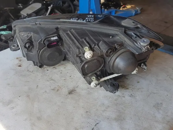 Farol Dianteiro Direito VW Golf VII image 6