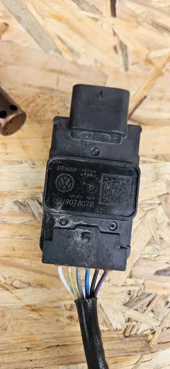 VW Passat B8 VARIANT 2.0 TDI SENSOR NOX 05N907807B image 3