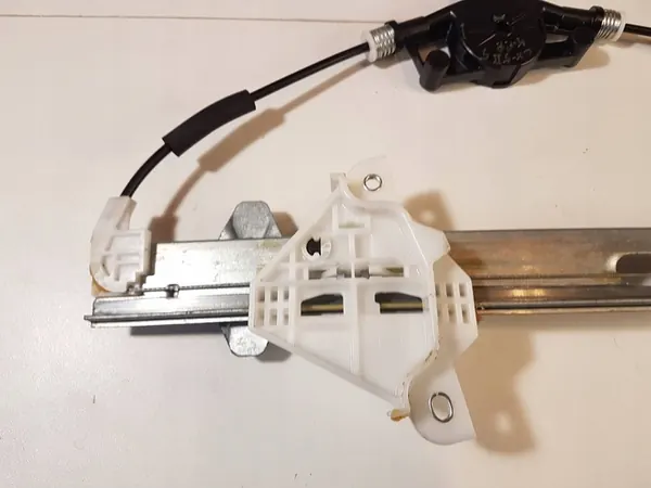 Mazda CX-5 II 2021 Elevador de vidro dianteiro esquerdo com motor image 2