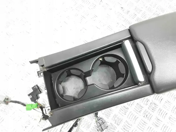 Volvo XC60 Armsteun OEM 39855305 - Gebruikt image 3