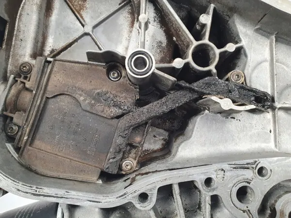 Cobertura da correia de distribuição OEM 03C109211BF VW Golf VI 1.4 TSI image 9