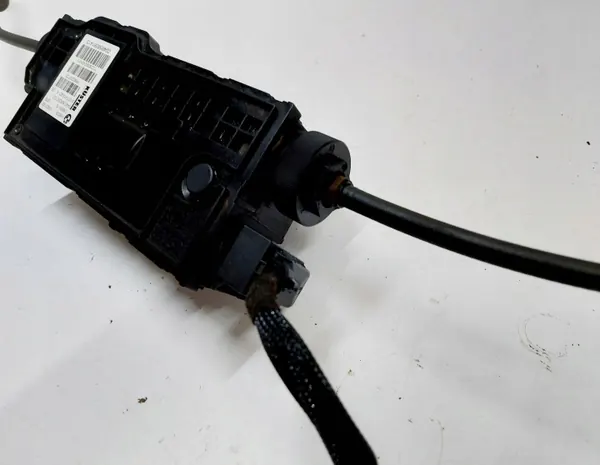 BMW X5 F15 Käsijarrumekanismi OEM 6882007 image 3