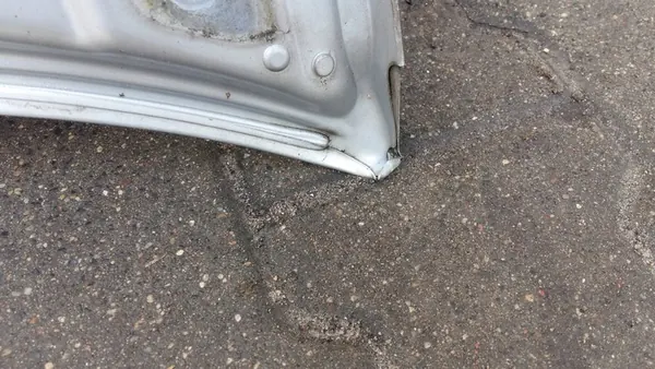 Motorhuv VW Touran 2003-2007 image 6