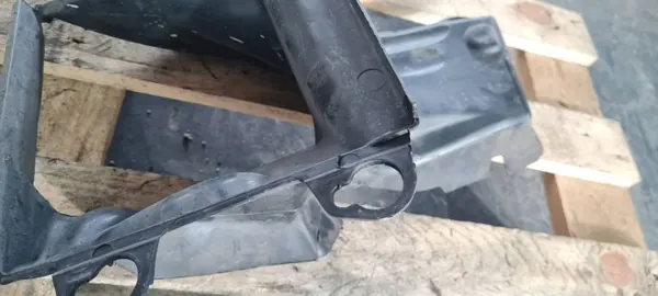 Audi A6 C6 Lufteinlass OEM 4F0145334J - Rechts vorne image 3