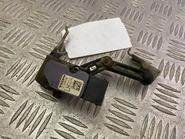Sensor nivel suspensión trasera Volvo XC90 2018 OEM 31360330 image 2