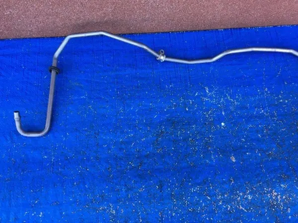 Mercedes W222 Ölleitung OEM A2222702303 - Gebraucht image 3