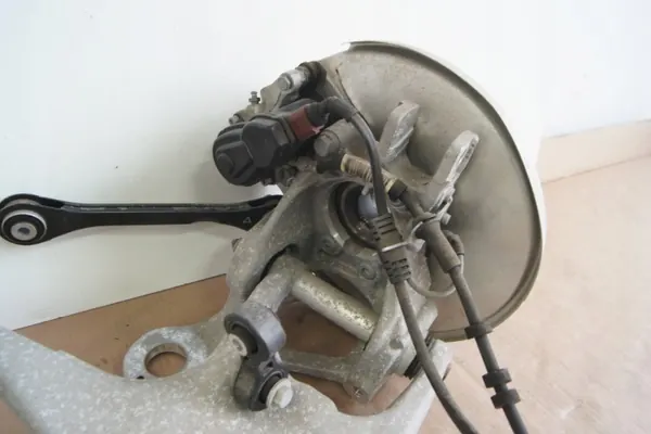 Pivot de direction arrière droit OEM 8K0 505 312 J image 3