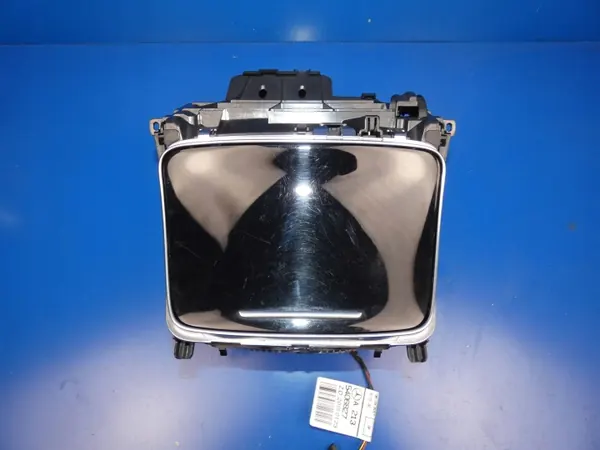 Juomapidin OEM MIJ47868 Mercedes E-luokka W213 image 2