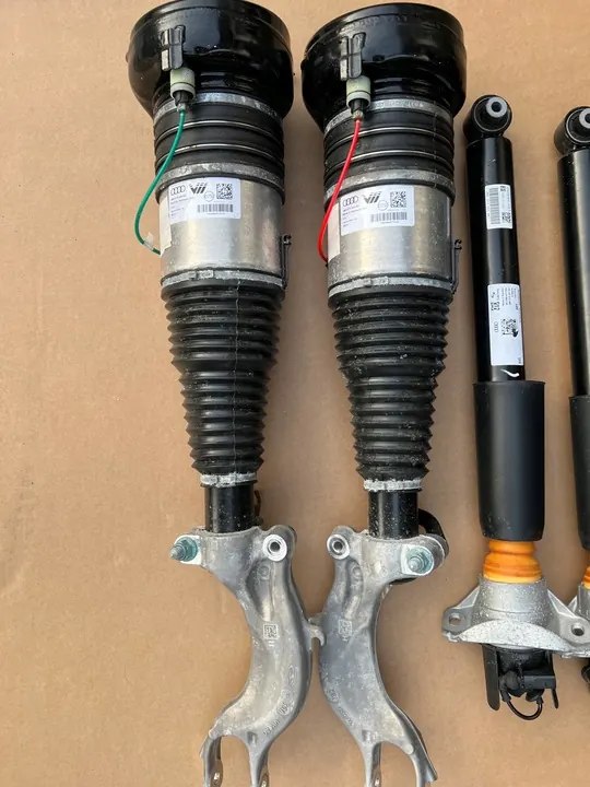 AUDI Q7 Q8 4M Amortecedores Pneumáticos Conjunto OEM image 2
