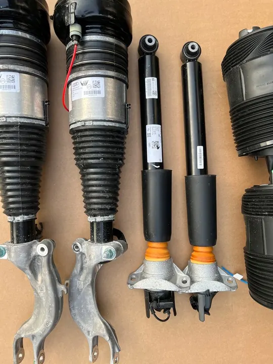 AUDI Q7 Q8 4M Amortecedores Pneumáticos Conjunto OEM image 3