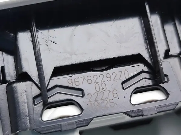 Achterraam schakelaar Citroen C3 2022 Hatchback OEM 96762292ZD image 7