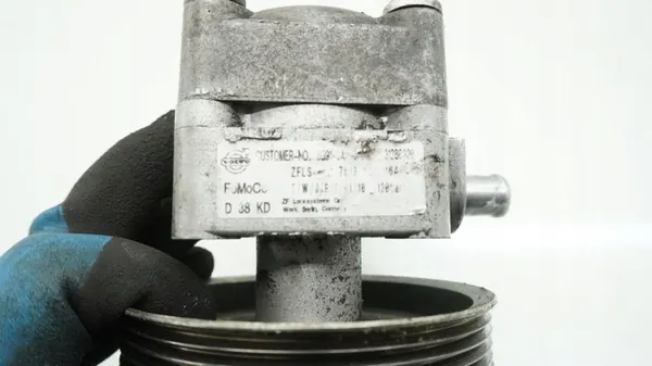 VOLVO XC70 III 2.4 D5 Bomba de Direção 31280320 image 2