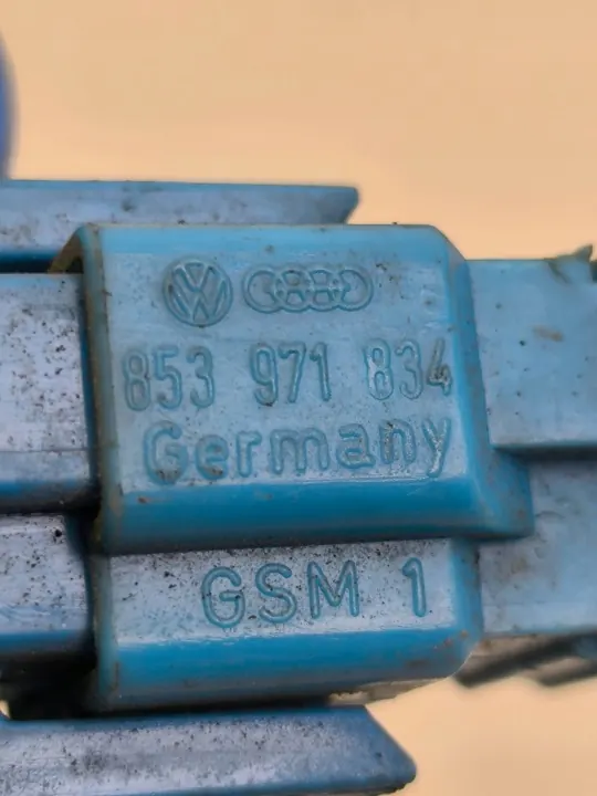 Audi 80/90/S2 B4 Klapdakslot OEM 8G0825395G image 4