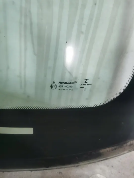 BMW OEM uppvärmd vindruta med sensor - Serie 1 image 10