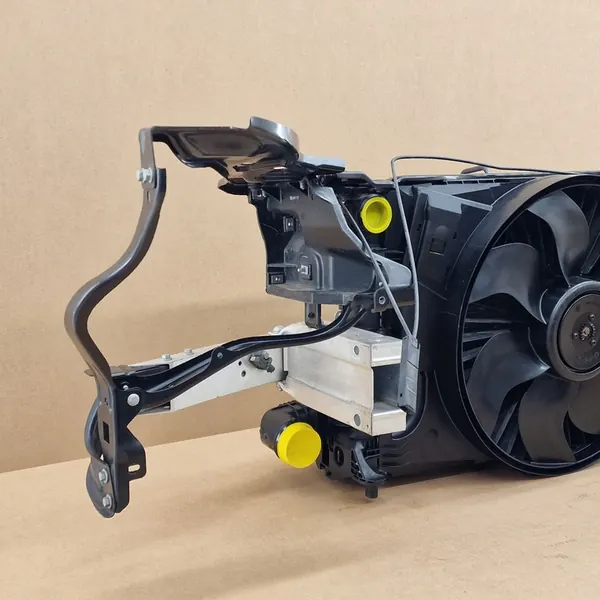 Voorkoeler Mercedes W212 C207 CLS C218 image 5