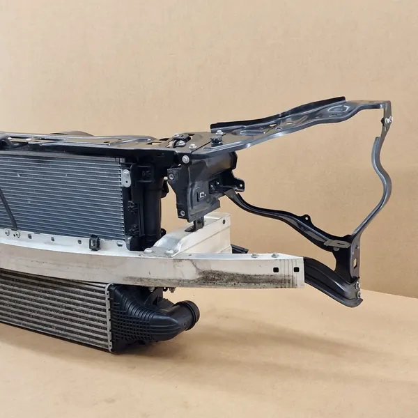 Voorkoeler Mercedes W212 C207 CLS C218 image 8