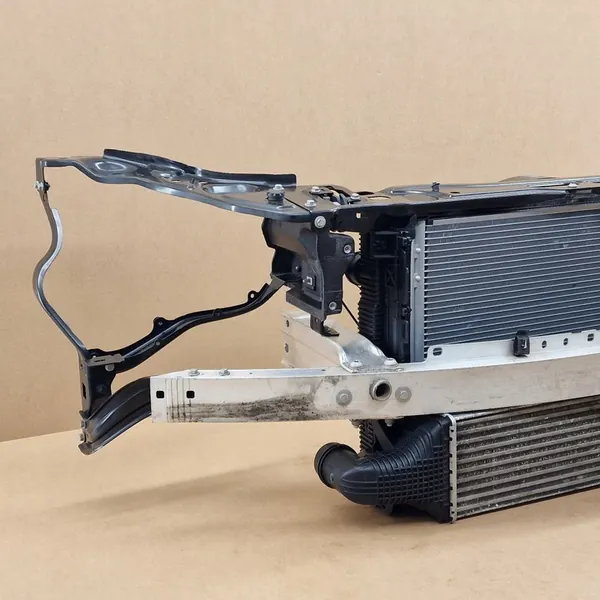 Voorkoeler Mercedes W212 C207 CLS C218 image 9