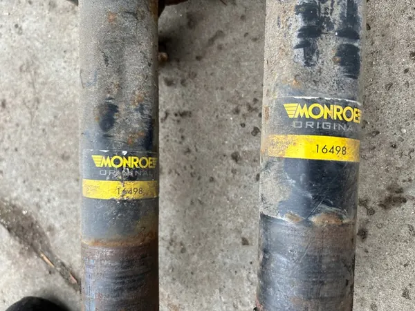 Ensemble d'amortisseurs avant VW GOLF VI JETTA TOURAN LEON II Monroe image 3