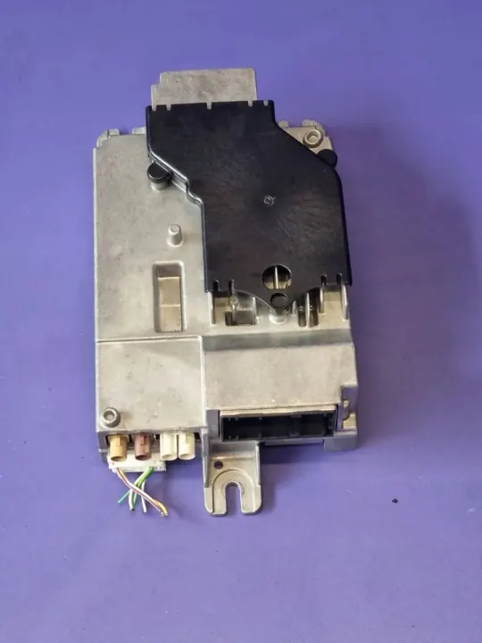 Amplificador BMW i4 usado OEM 5A9BF91 image 2