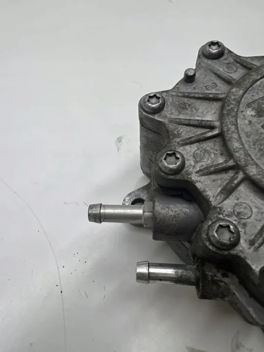 Bomba de combustível OEM 03G145209C para VW Passat B7 2.0L Diesel image 3