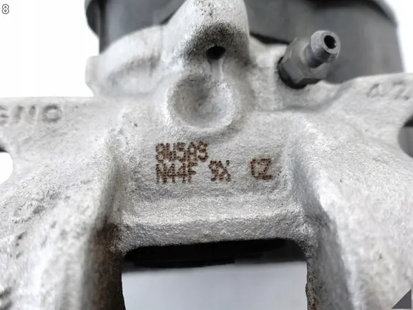 AUDI A5 F5 8W6 A4 8W0 B9 Takajarrusatula Vasemmalle OEM 8W0615405AS image 9