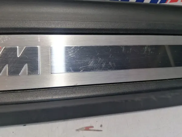 BMW G22 G42 Set Binnen Drempelstrips OEM 8077315 image 4
