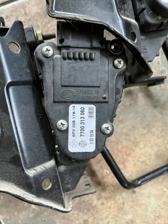 Pédale d'accélérateur OEM 7700313060 pour Traffic/Vivaro image 3