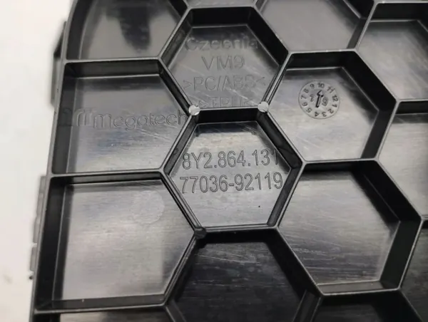Audi A3 8Y 2023 Fram 12V Uttag OEM 8Y2864131 image 10