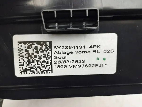 Audi A3 8Y 2023 Fram 12V Uttag OEM 8Y2864131 image 9