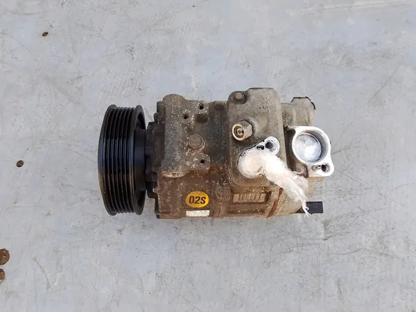 Ilmastointikompressori VW Seat Skoda 1.6 FSI image 3