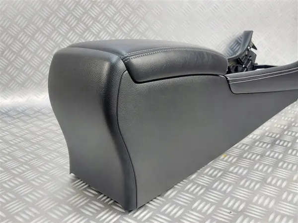 Accoudoir console centrale OEM 969104GT0A INFINITI Q60 image 6