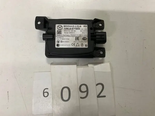 Sensor radar OEM GML967Y80E para Mazda 6 traseiro direito image 3