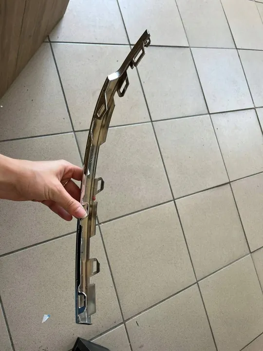 Vasen Takaluukun Kromilista VW Tiguan II image 5